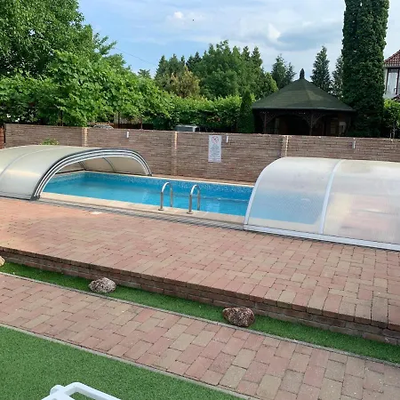 Mediteran Fedett Medences Apartmanhaz Apartmán Szántód