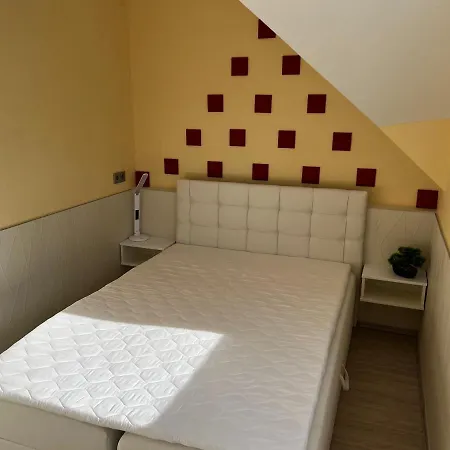 Apartament Mediteran Fedett Medences Apartmanhaz *