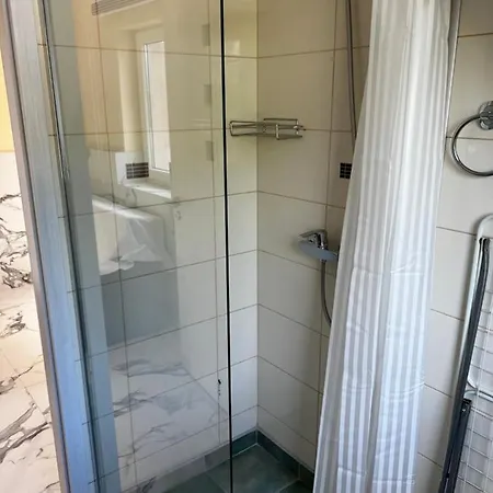 Διαμέρισμα Mediteran Fedett Medences Apartmanhaz Szántód