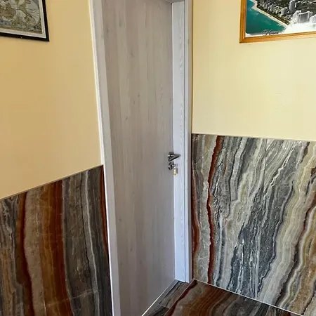 Mediteran Fedett Medences Apartmanhaz Szantod
