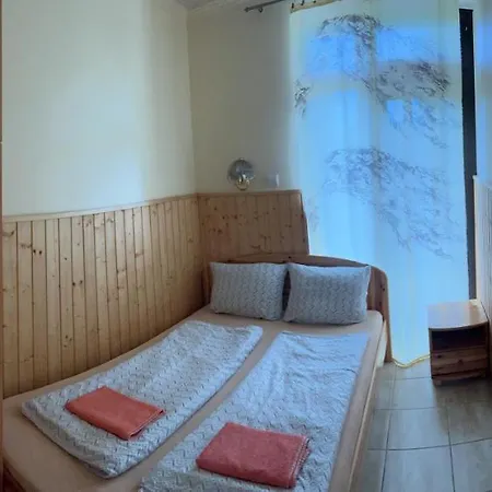 Mediteran Fedett Medences Apartmanhaz Szantod