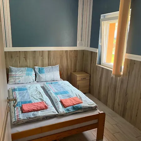 Mediteran Fedett Medences Apartmanhaz شقة Szántód