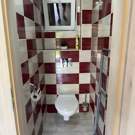 شقة Mediteran Fedett Medences Apartmanhaz Szántód