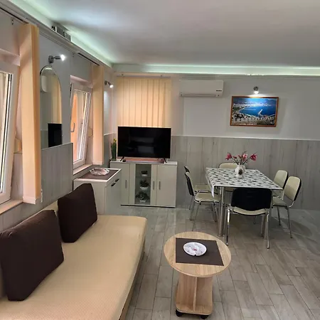 Mediterán Fedett Medencés Appartement Szántód