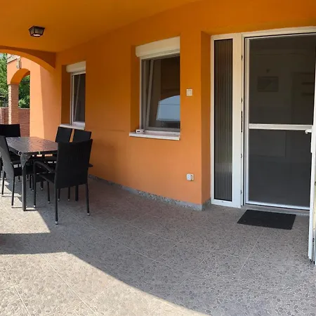 Mediterán Fedett Medencés Szántód